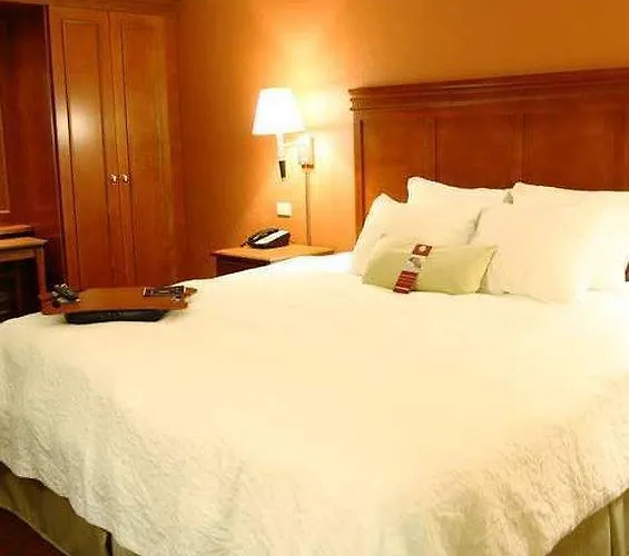 Hampton Joliet/i-80 Hotel 3*