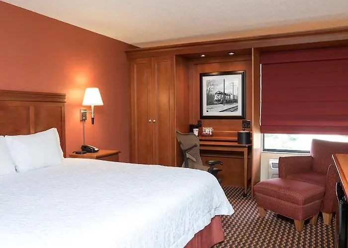 Hampton Joliet/i-80 Hotel